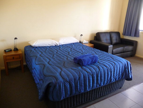 Modern Motel room accommodation at Moura Motel